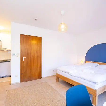 Nettes Mit Terrasse Apartment *