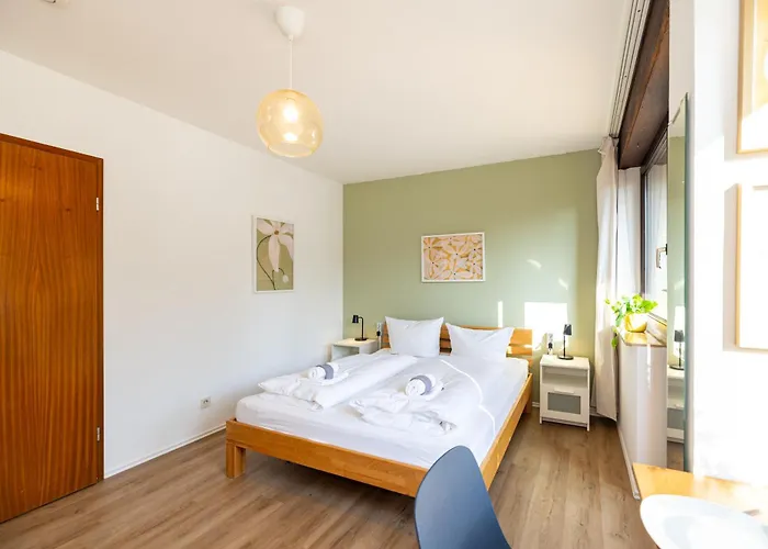 Nette Mit Terrasse